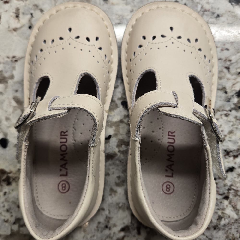 L'Amour Kids Cream Dress Shoes